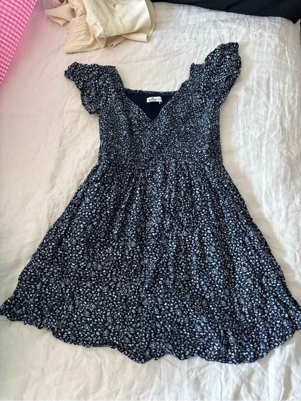 Hollister Navy and White Floral Smocked V‑Neck Casual Dress